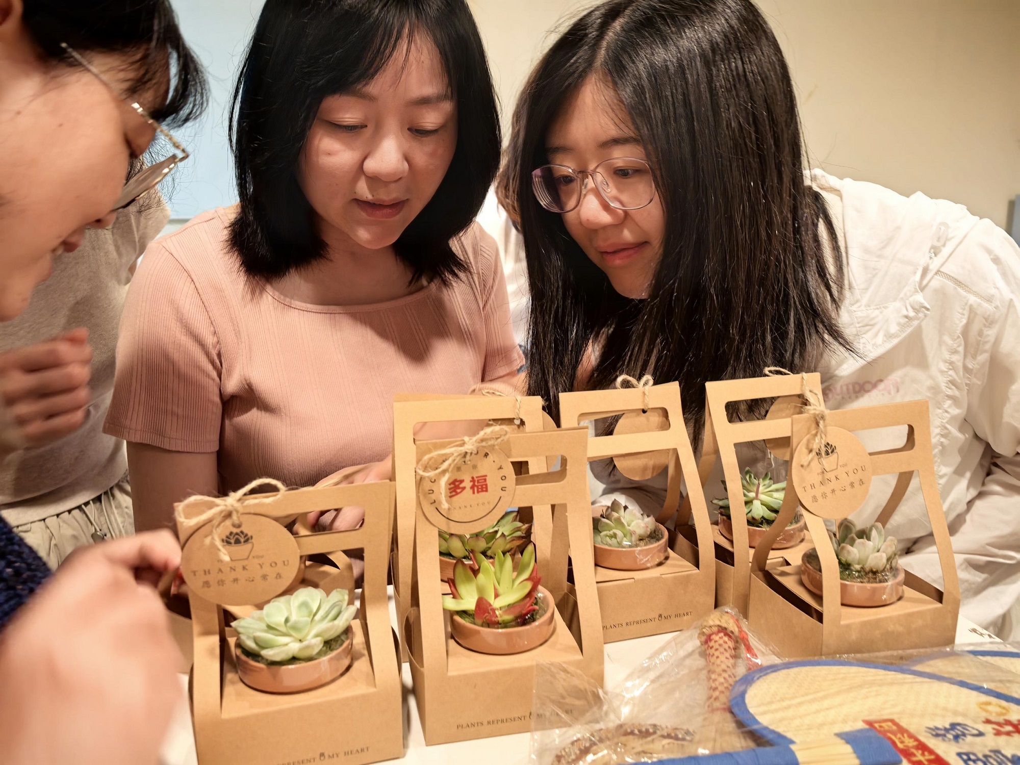 ac4d5844-ceb4-4df0-bcaf-56010a13ce0d ac4d5844-ceb4-4df0-bcaf-56010a13ce0d